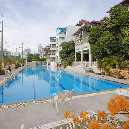 Argyle Apartments Pattaya Buitenkant foto