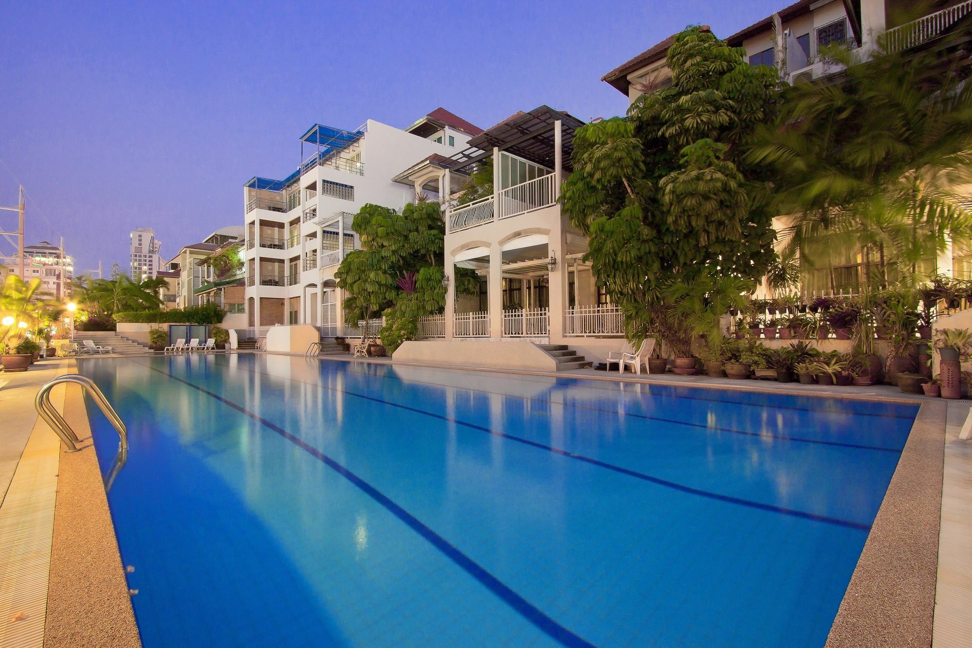 Argyle Apartments Pattaya Buitenkant foto
